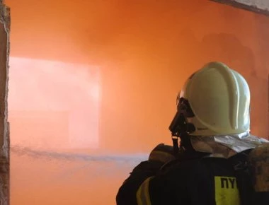 Τραγωδία στο Δήλεσι - Έβγαλαν νεκρή 58χρονη από το φλεγόμενο σπίτι της